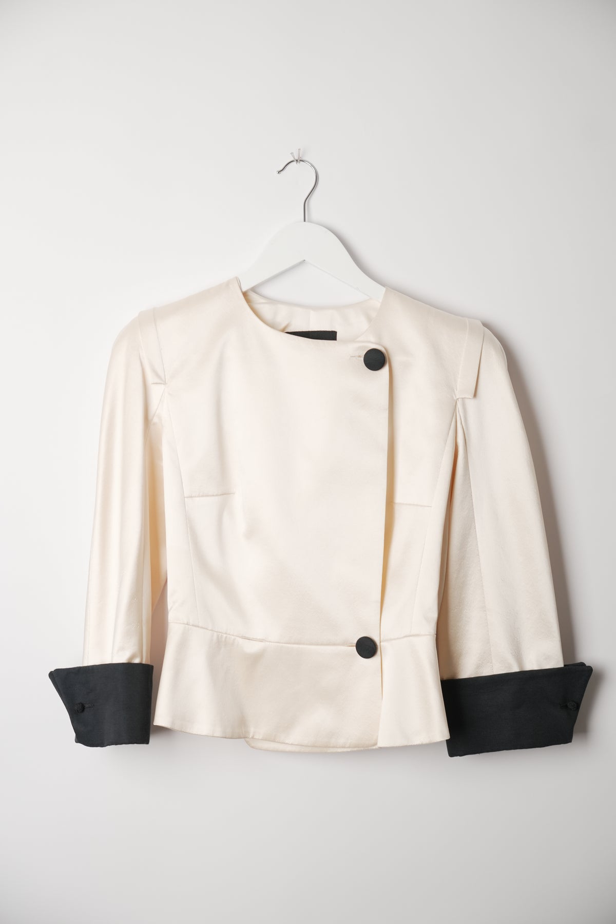 Giorgio Armani Silk White Collarless Blazer w Black Turn Up Sleeve