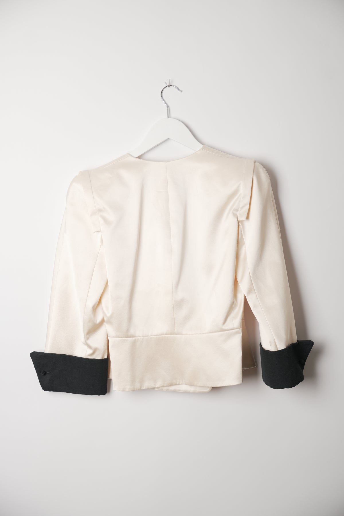 Giorgio Armani Silk White Collarless Blazer w Black Turn Up Sleeve