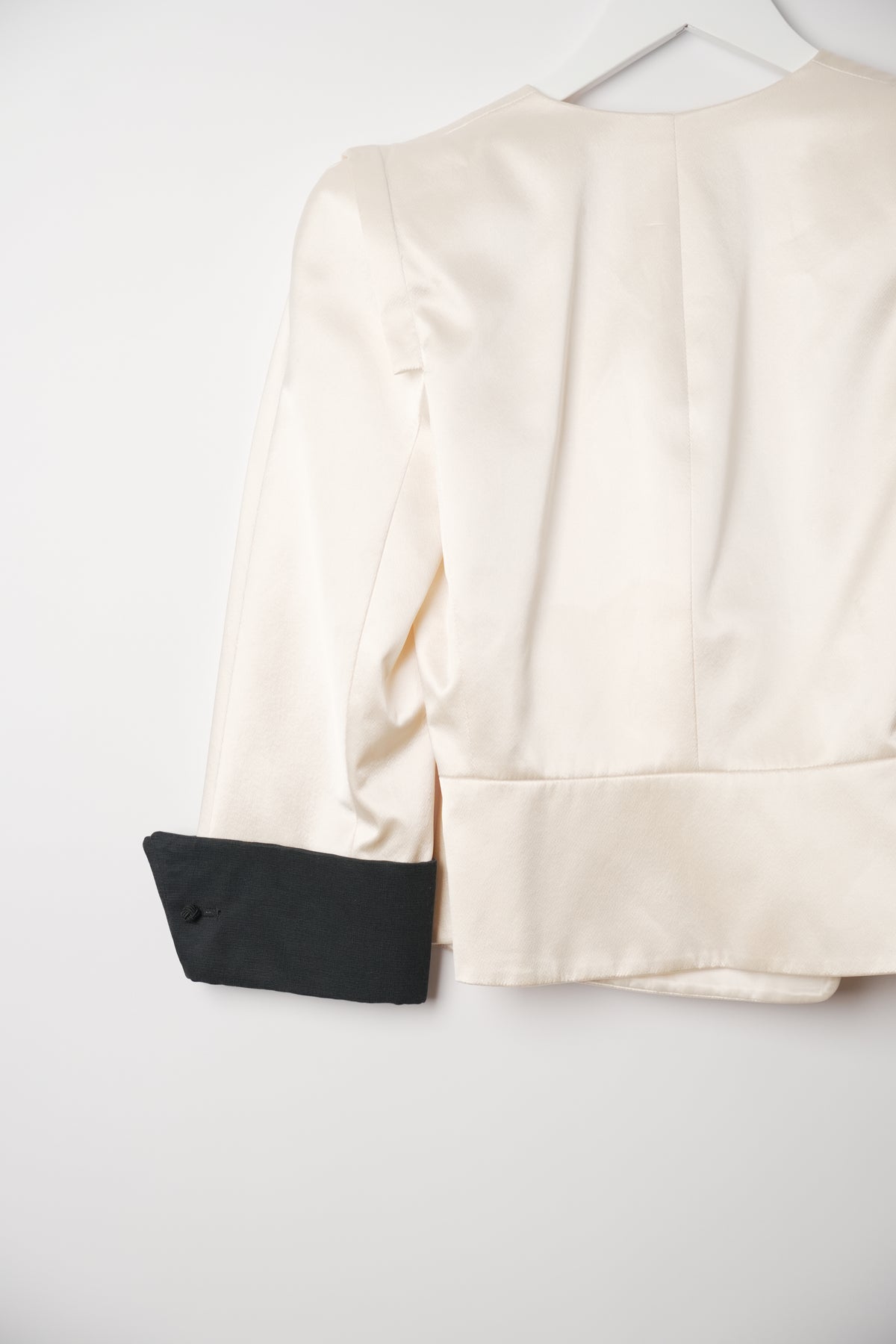 Giorgio Armani Silk White Collarless Blazer w Black Turn Up Sleeve