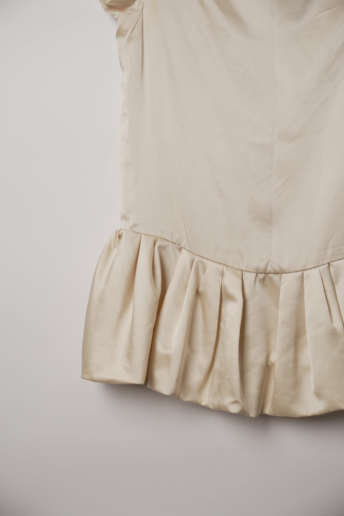 Red Valentino Ivory Silk Cap Sleeve Bubble Peplum Top
