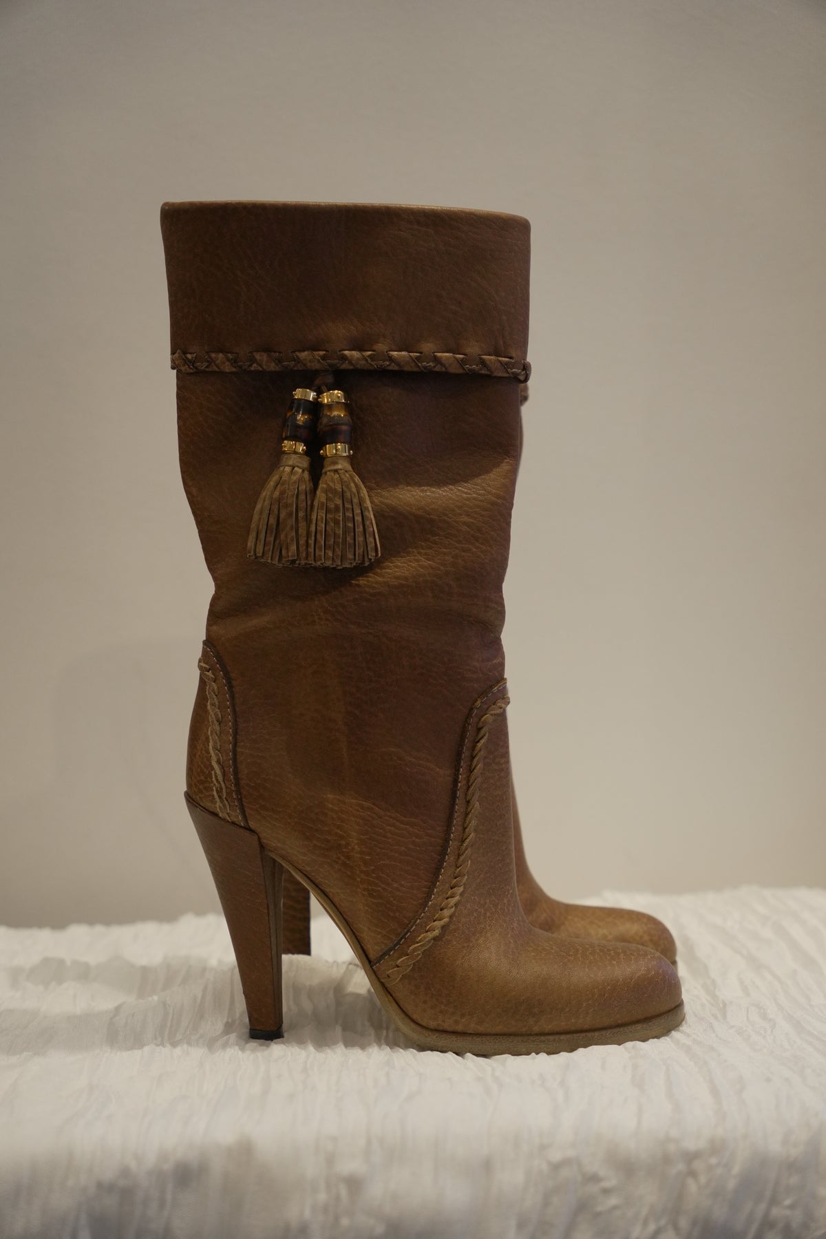 Gucci Tan Leather Boots with Bamboo Tassels Sz37