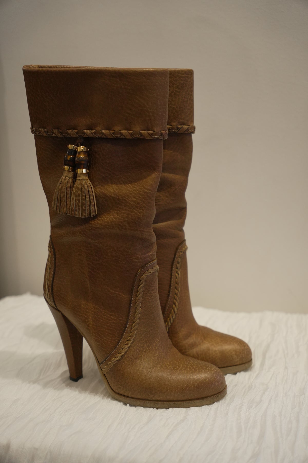 Gucci Tan Leather Boots with Bamboo Tassels Sz37