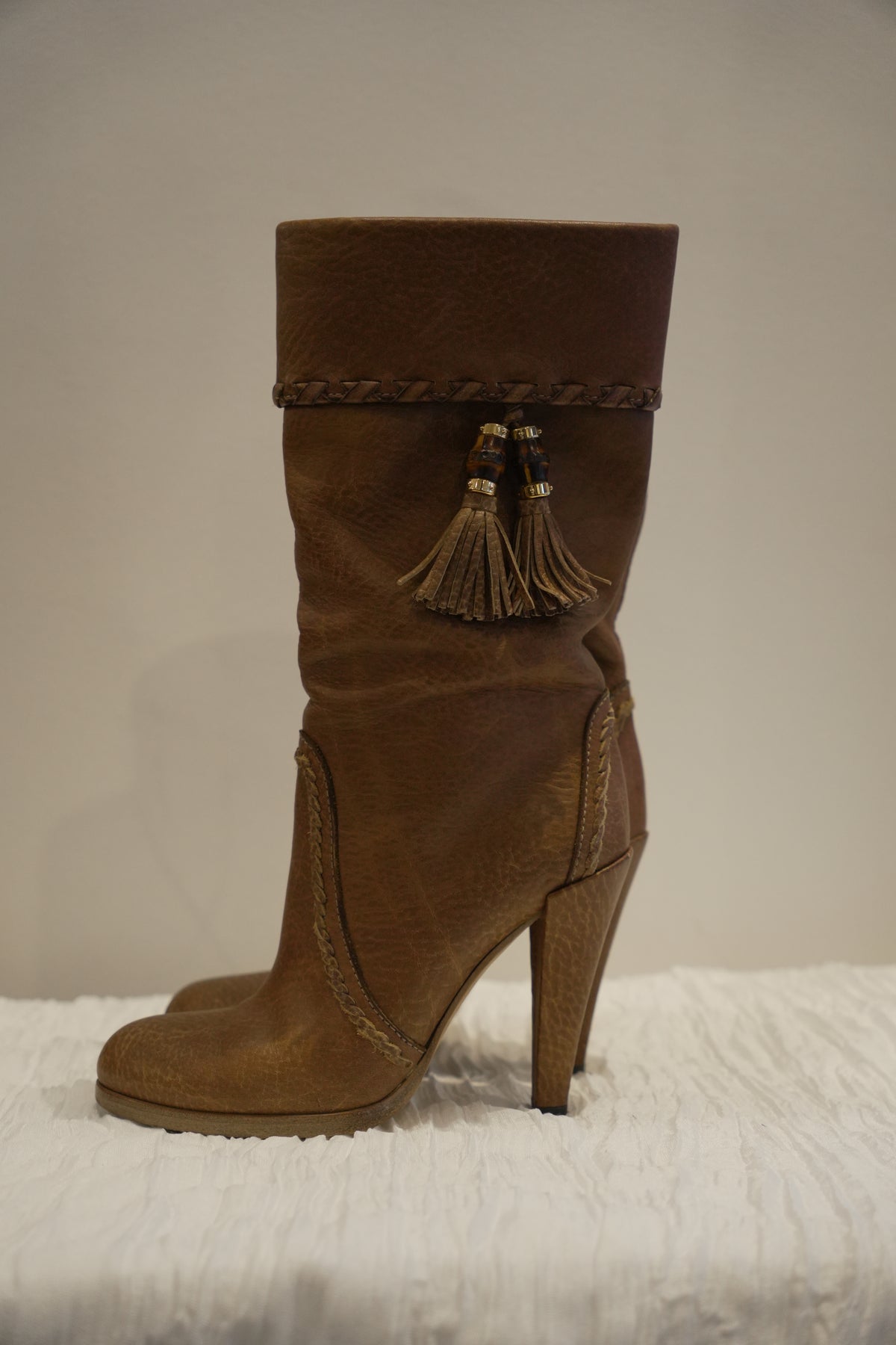 Gucci Tan Leather Boots with Bamboo Tassels Sz37