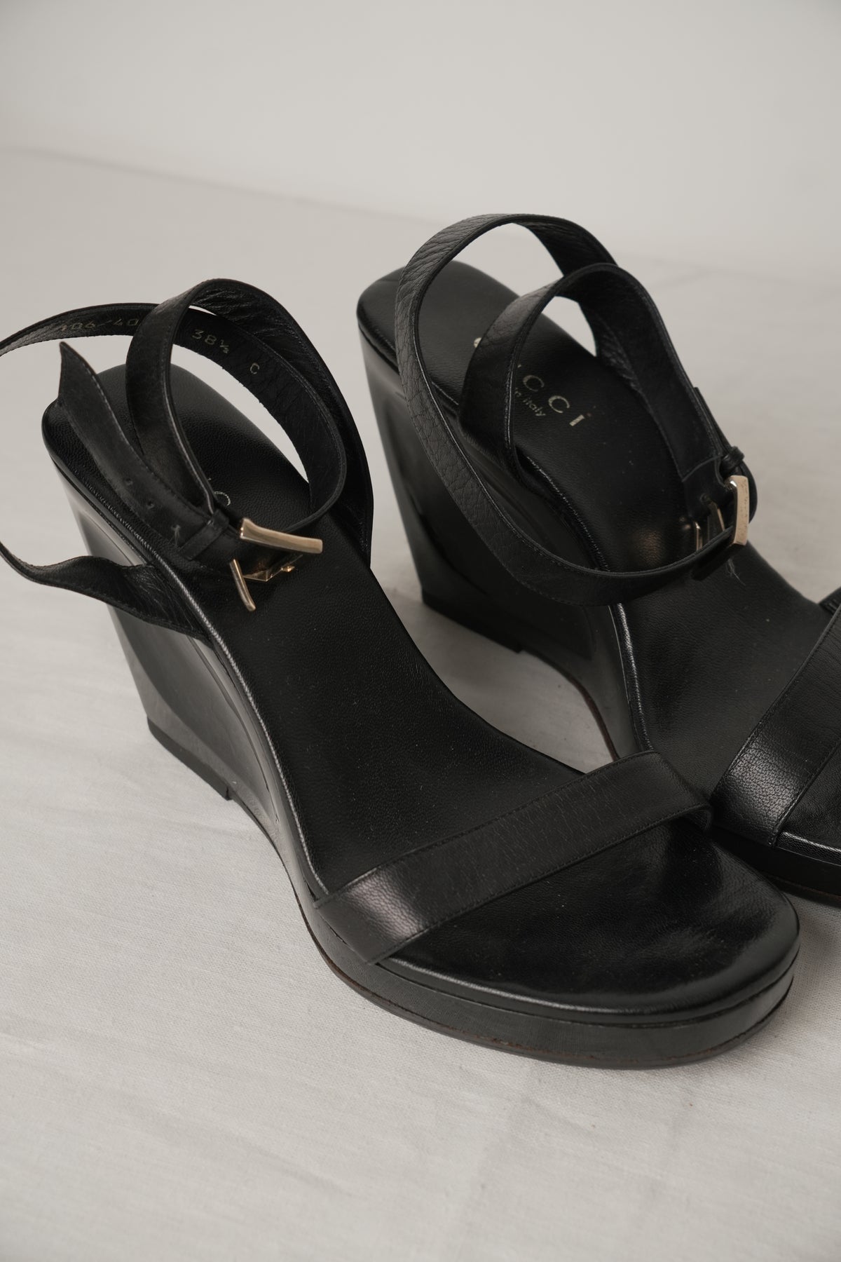 Gucci Leather Ankle Strap Plastic Wedge Heels Sz38.5