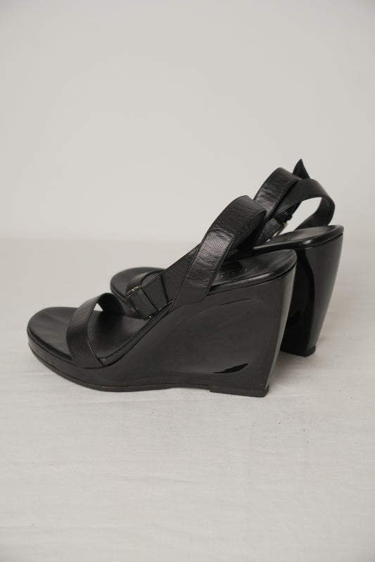 Gucci Leather Ankle Strap Plastic Wedge Heels Sz38.5