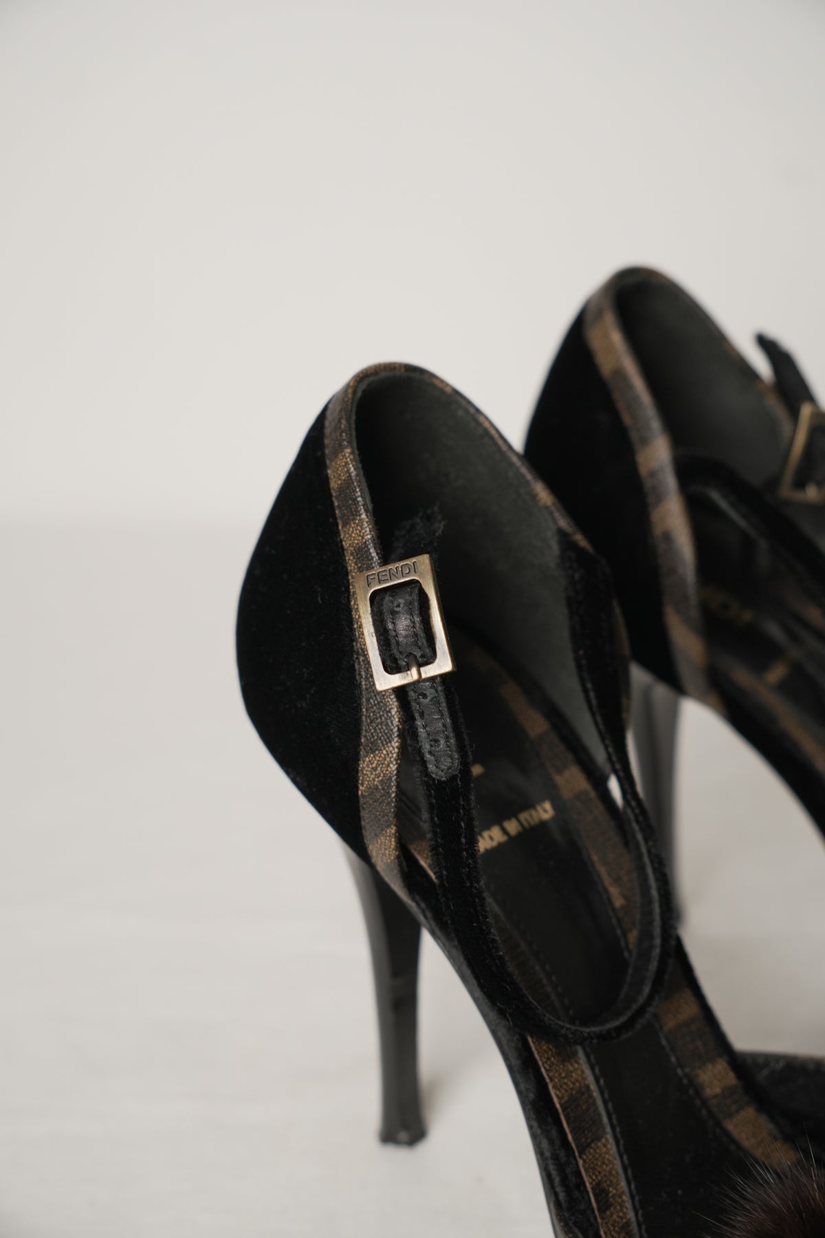 Fendi Velvet PVC Flower with Fur Pom Poms Sz38