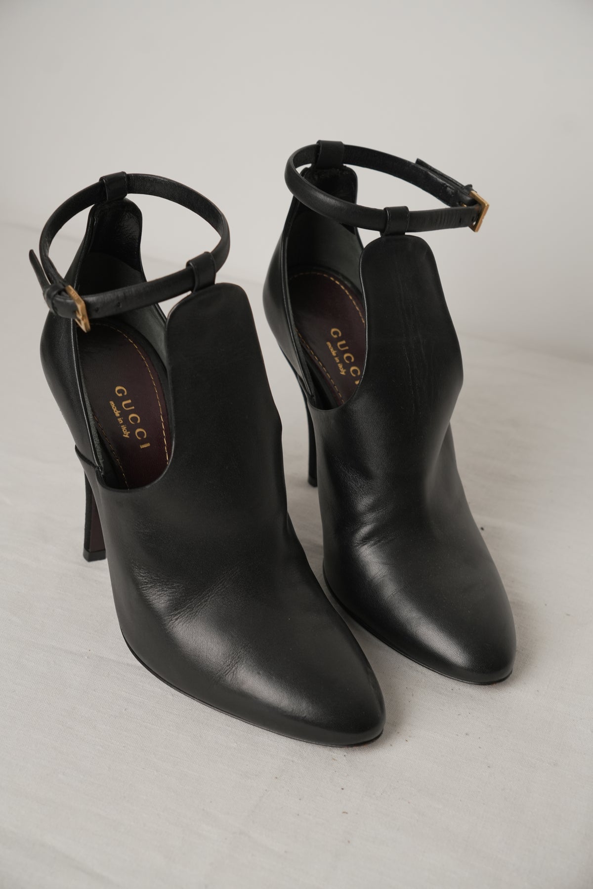 Gucci Black Leather Cut Out Ankle Strap Boot Heels Sz36.5