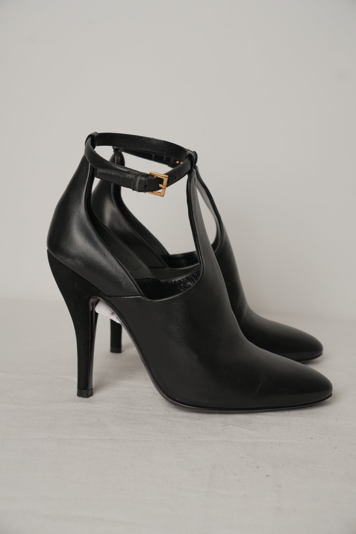 Gucci Black Leather Cut Out Ankle Strap Boot Heels Sz36.5