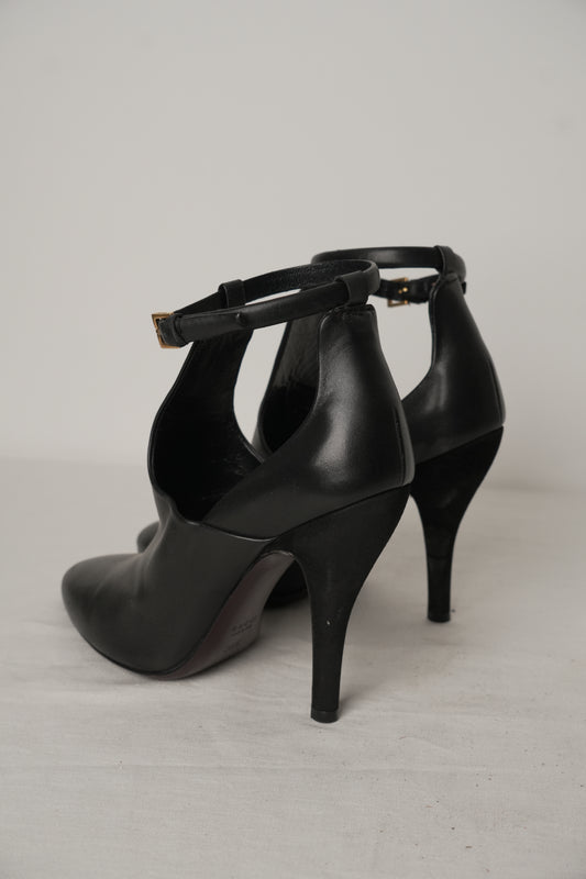 Gucci Black Leather Cut Out Ankle Strap Boot Heels Sz36.5