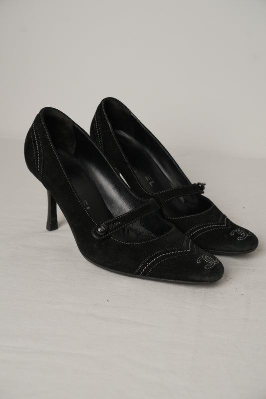 Chanel Black Suede Stitch Logo Toe Cap Pumps Heels Sz36