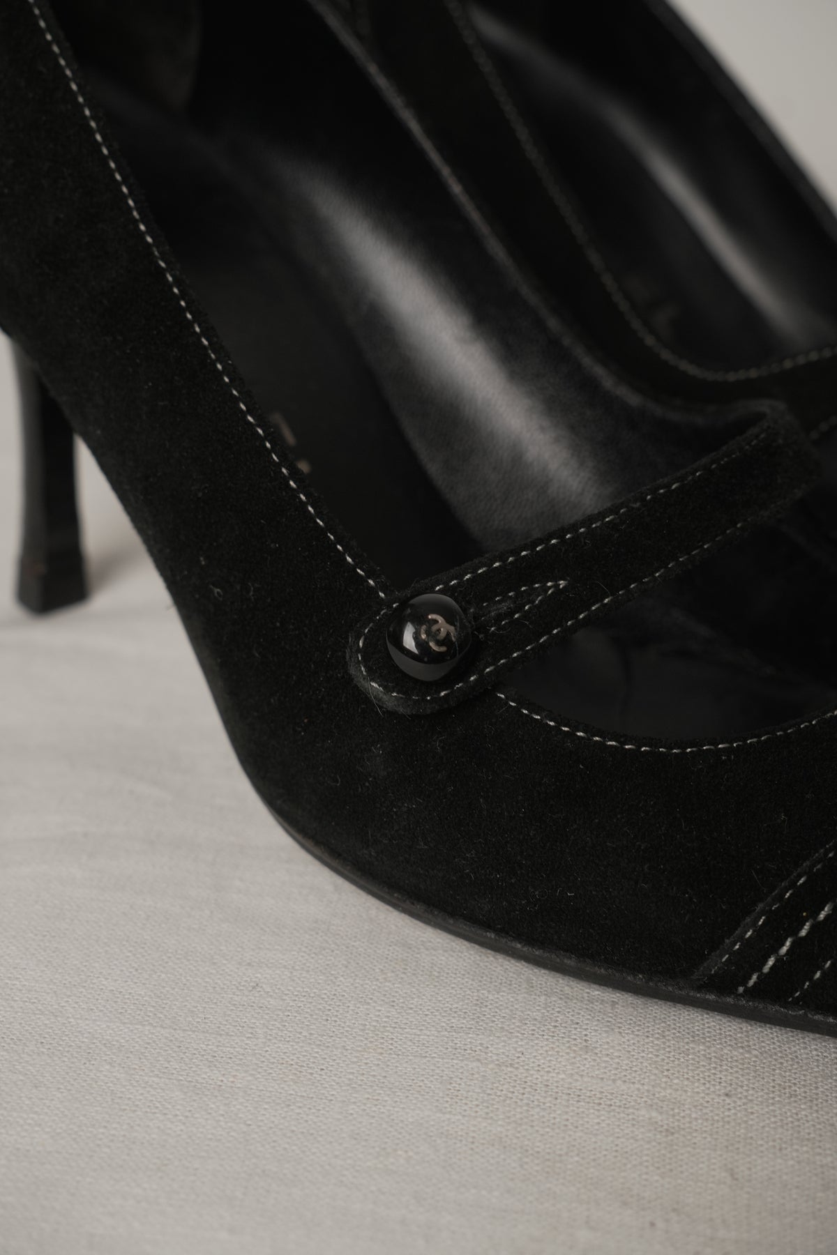 Chanel Black Suede Stitch Logo Toe Cap Pumps Heels Sz36