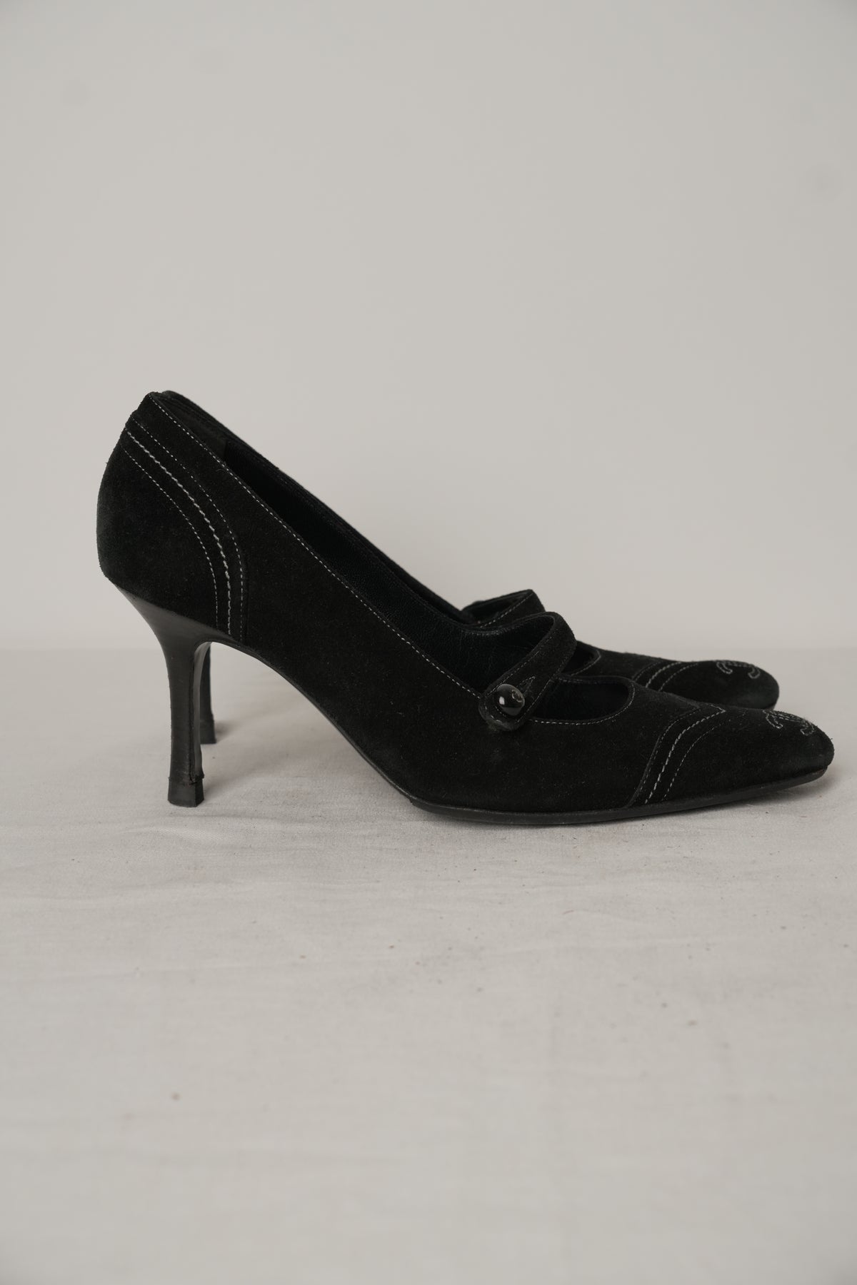 Chanel Black Suede Stitch Logo Toe Cap Pumps Heels Sz36