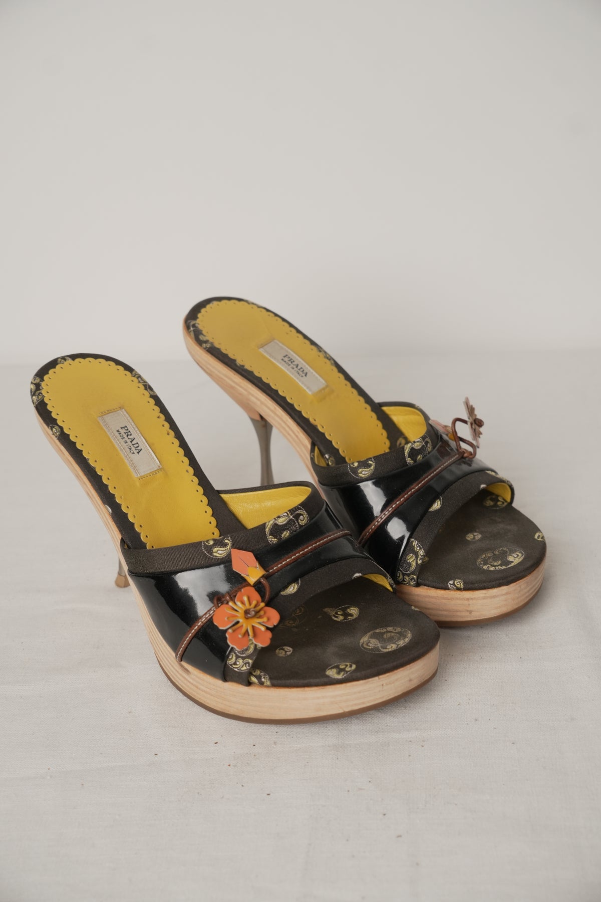 Prada SS 2003 Paisley Yellow/Black Stiletto Heels Sz4.5(US)