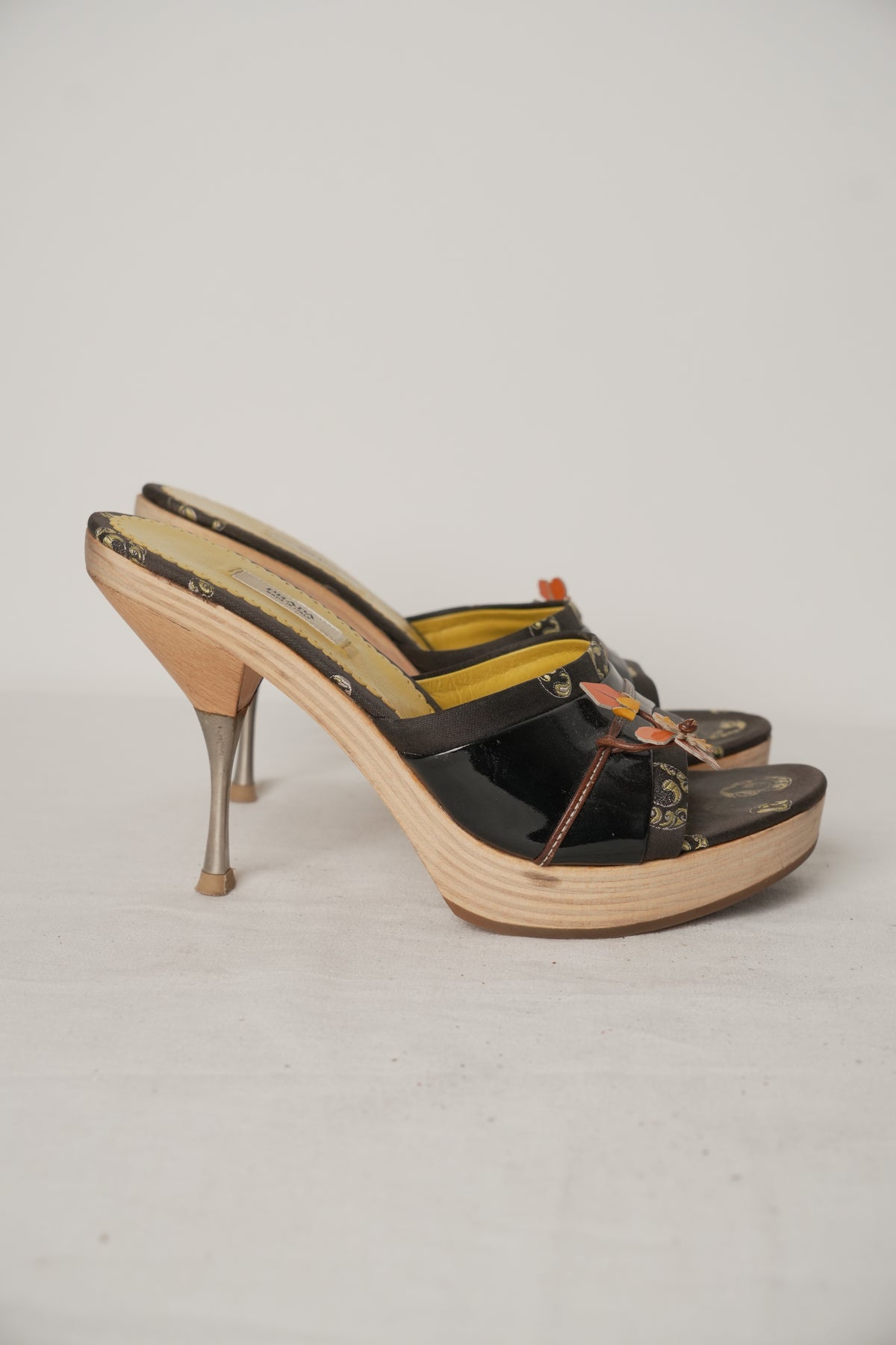 Prada SS 2003 Paisley Yellow/Black Stiletto Heels Sz4.5(US)