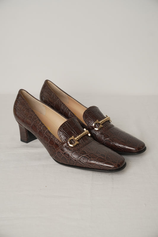 Salvatore Ferragamo Brown Crocodile Heeled Loafer with Gold Chain Heels Sz9 (US)