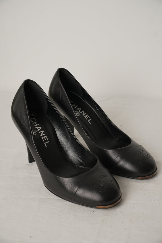 Chanel Black Logo Toe Cap Pump Heels Sz36.5