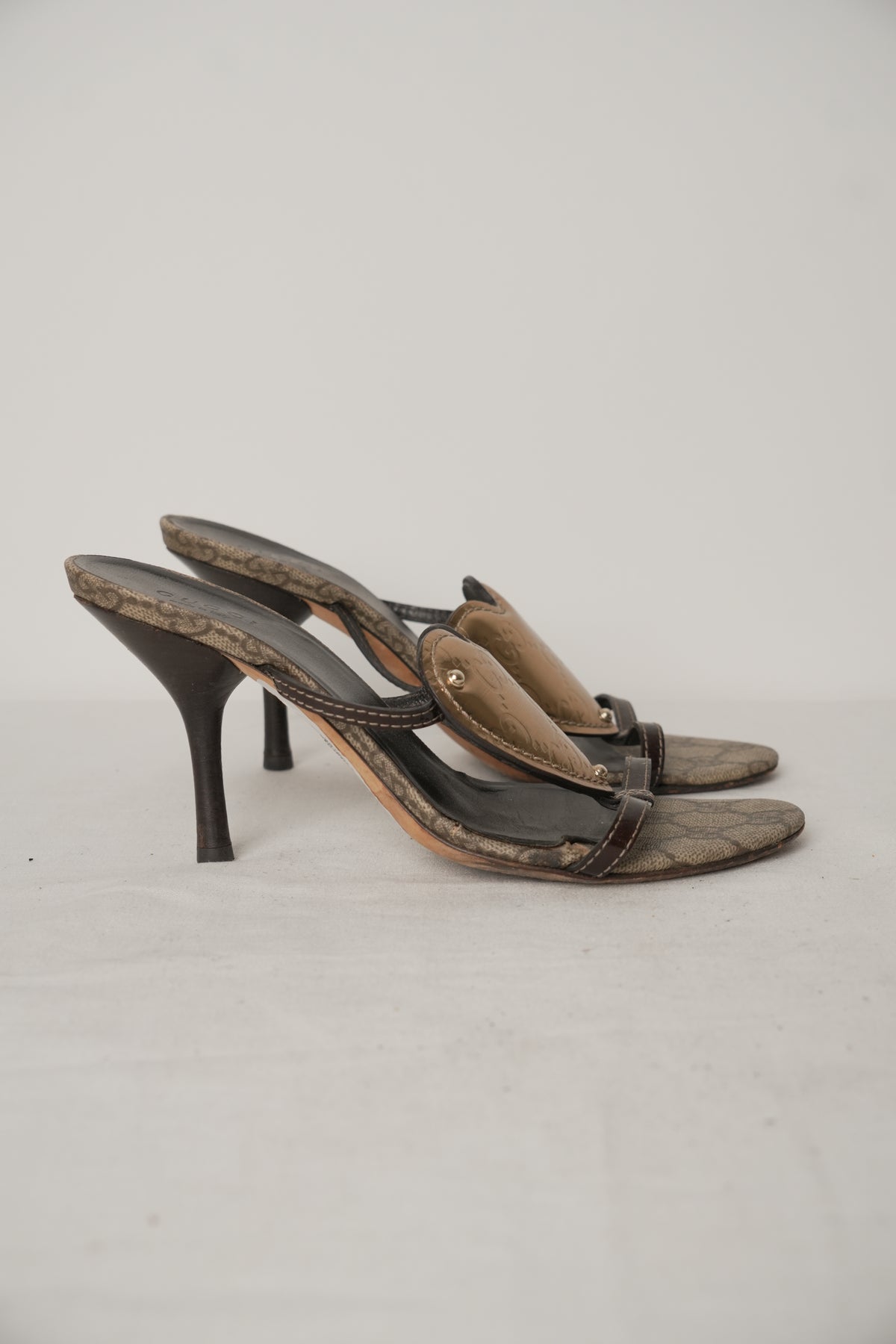 Gucci Gold Heart Monogram Sandal Heels Sz35.5