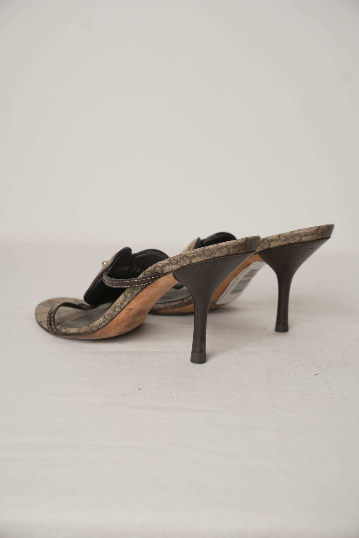 Gucci Gold Heart Monogram Sandal Heels Sz35.5