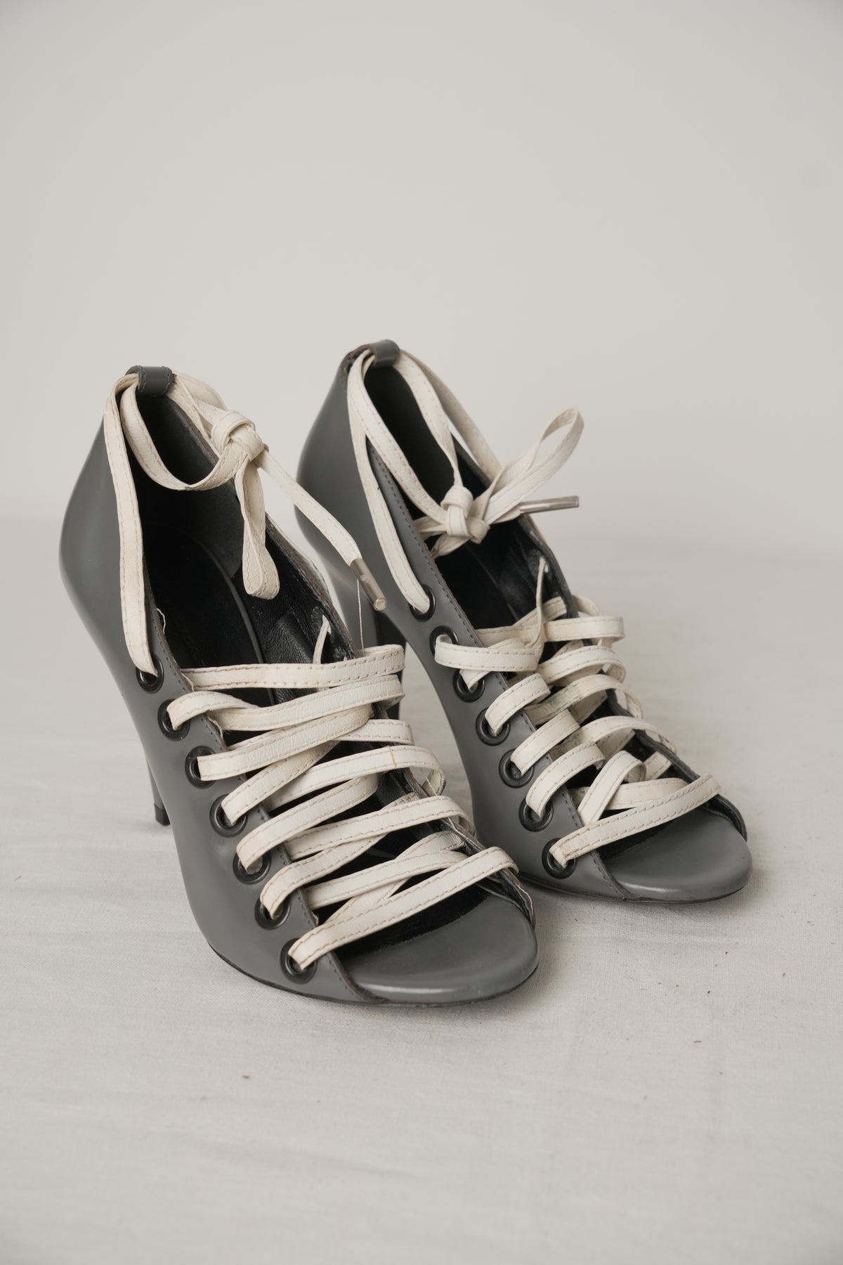 Balenciaga by Nicolas Ghesquiere Fall 2012 Lace Up Grey Leather Heels Sz35 Designed by Pierre Hardy
