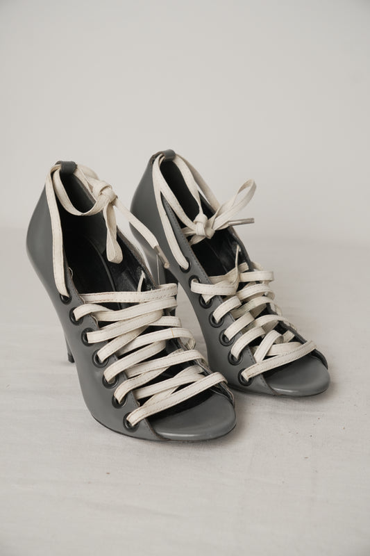 Balenciaga by Nicolas Ghesquiere Fall 2012 Lace Up Grey Leather Heels Sz35 Designed by Pierre Hardy