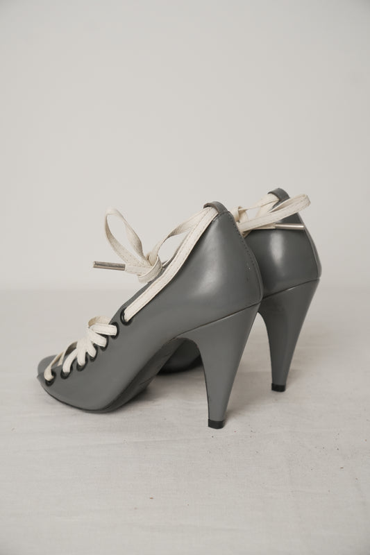 Balenciaga by Nicolas Ghesquiere Fall 2012 Lace Up Grey Leather Heels Sz35 Designed by Pierre Hardy