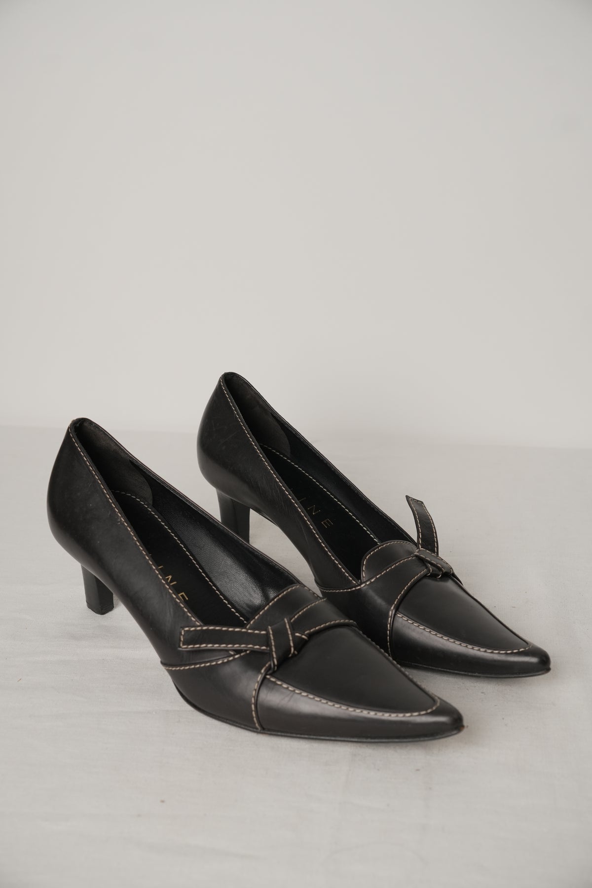 Celine Leather Point Toe w Bow Contrast Stitching Sz36.5