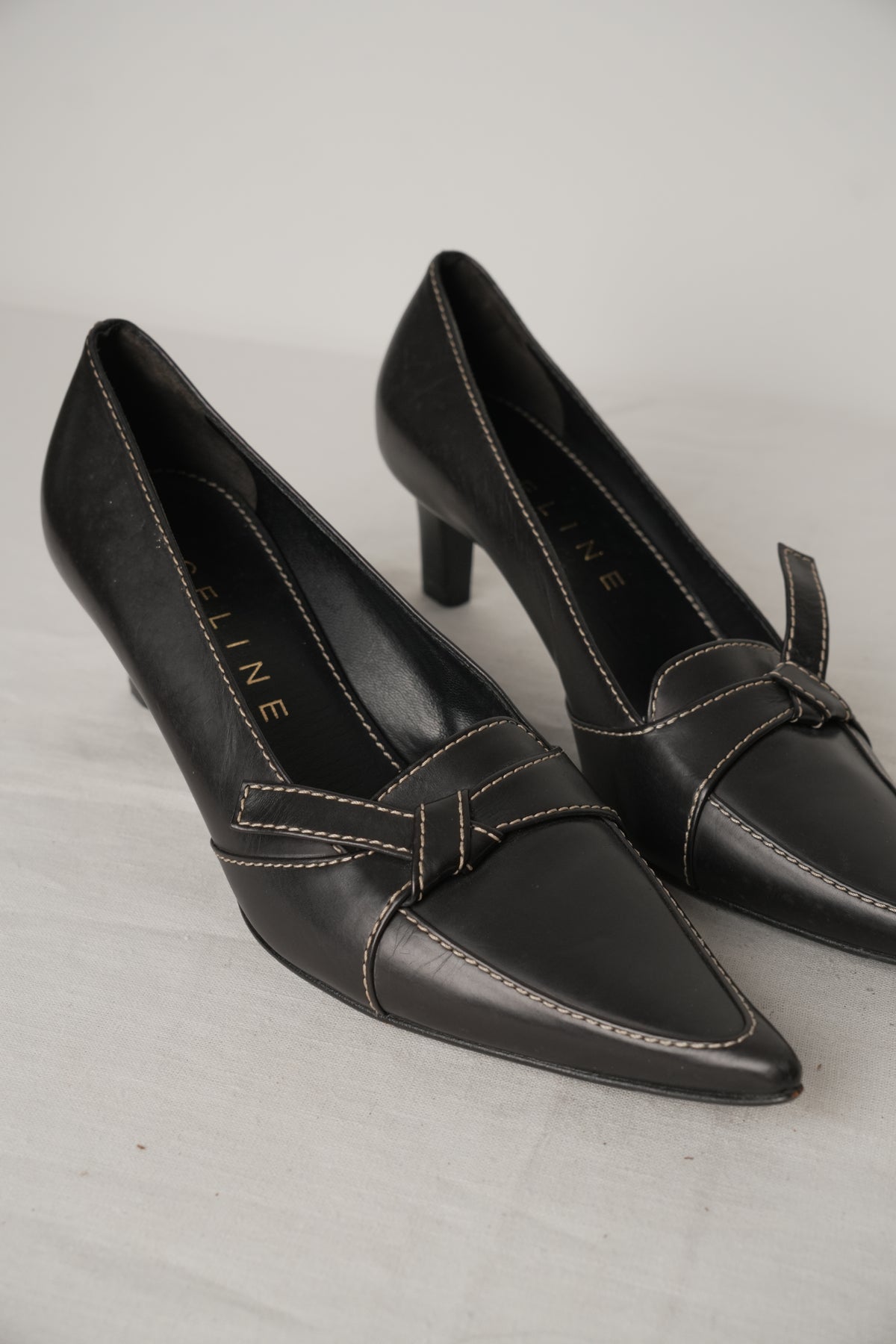 Celine Leather Point Toe w Bow Contrast Stitching Sz36.5