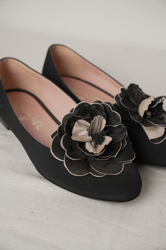 Chanel Coco Mark Camellia Floral Motif Flats Sz38