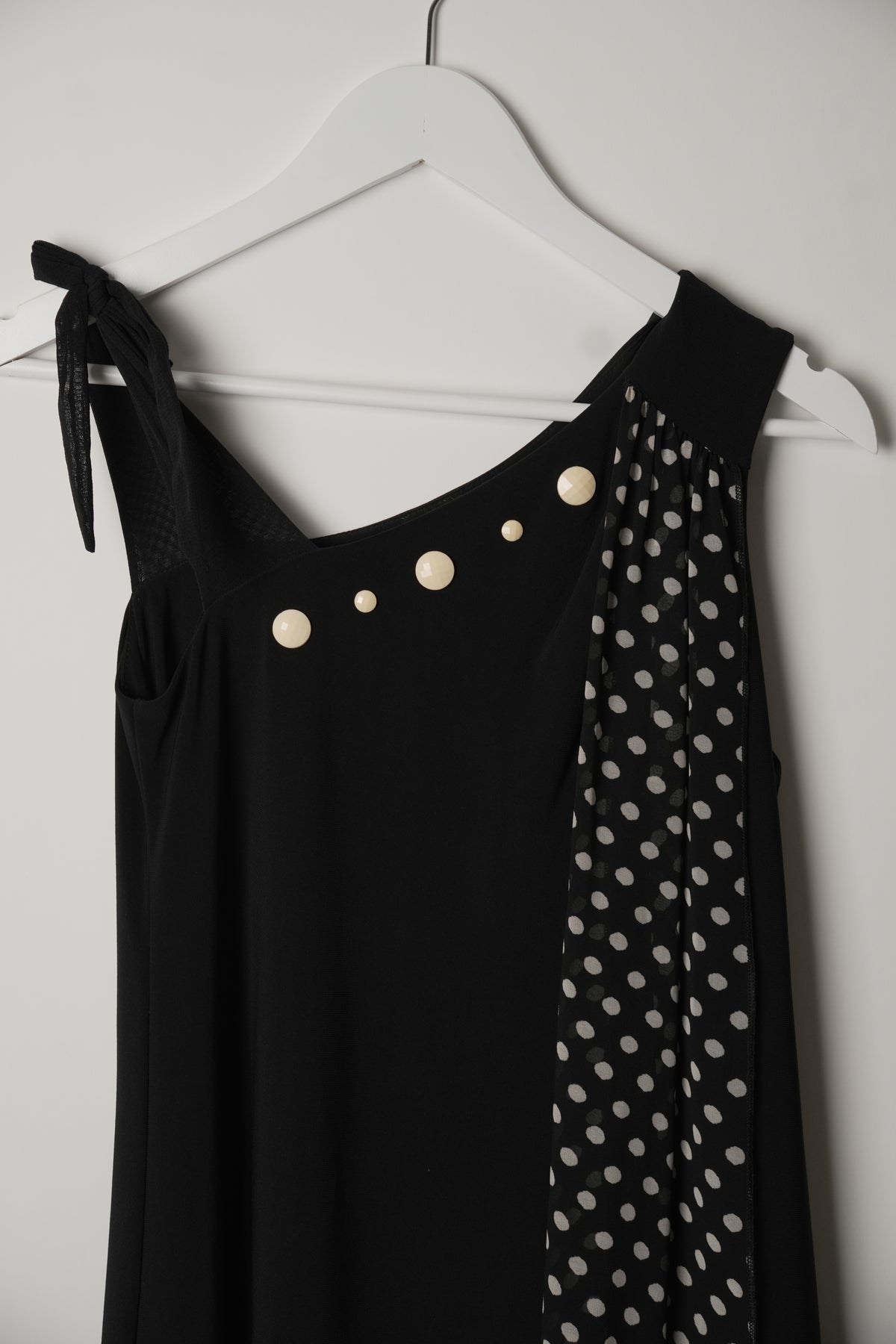 Made in Italy Sleeveless Black Dress with Polka Dot Collar Detail size 42