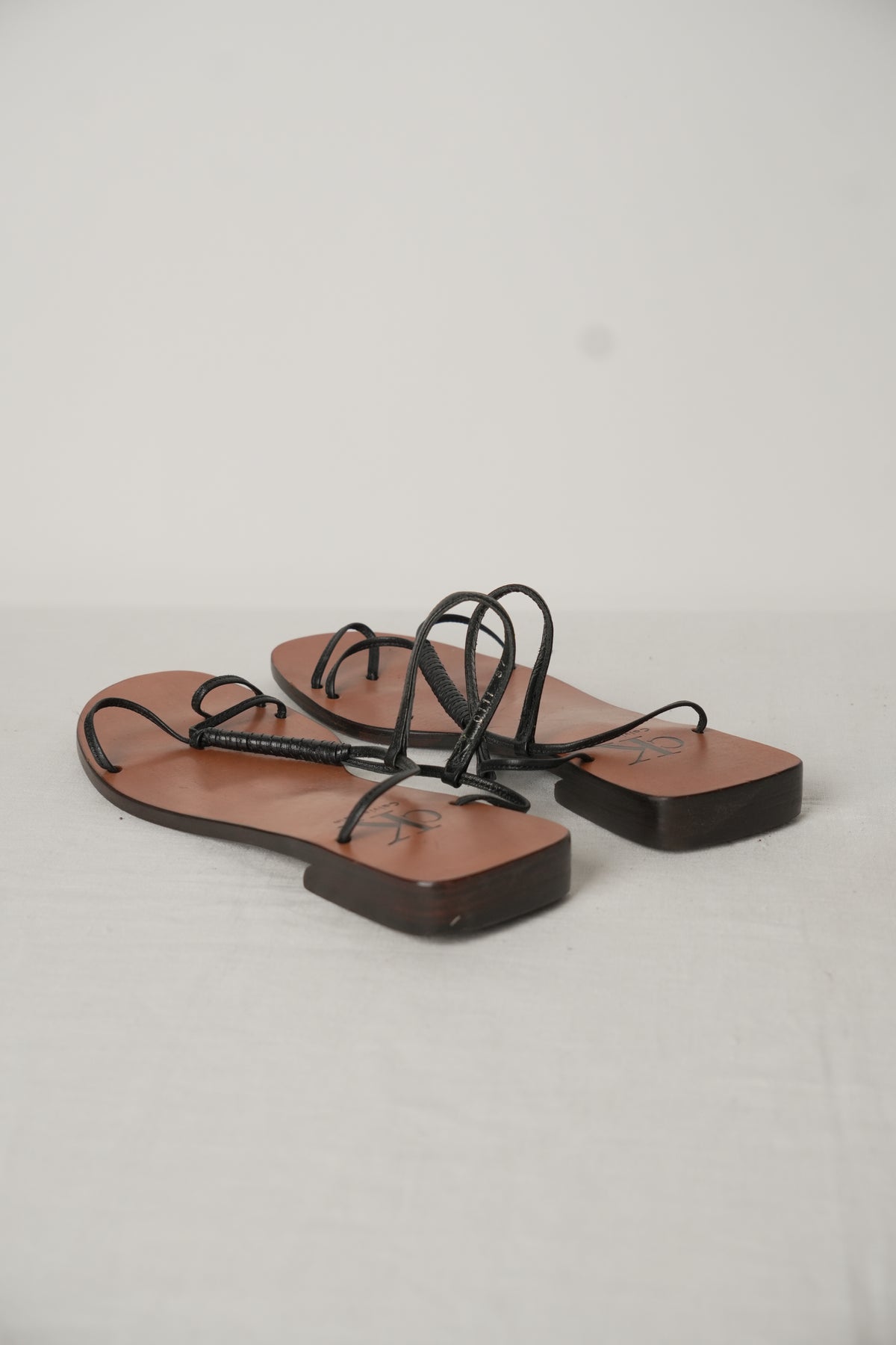 Calvin Klein Toe Leather Strappy Sandals Sz37