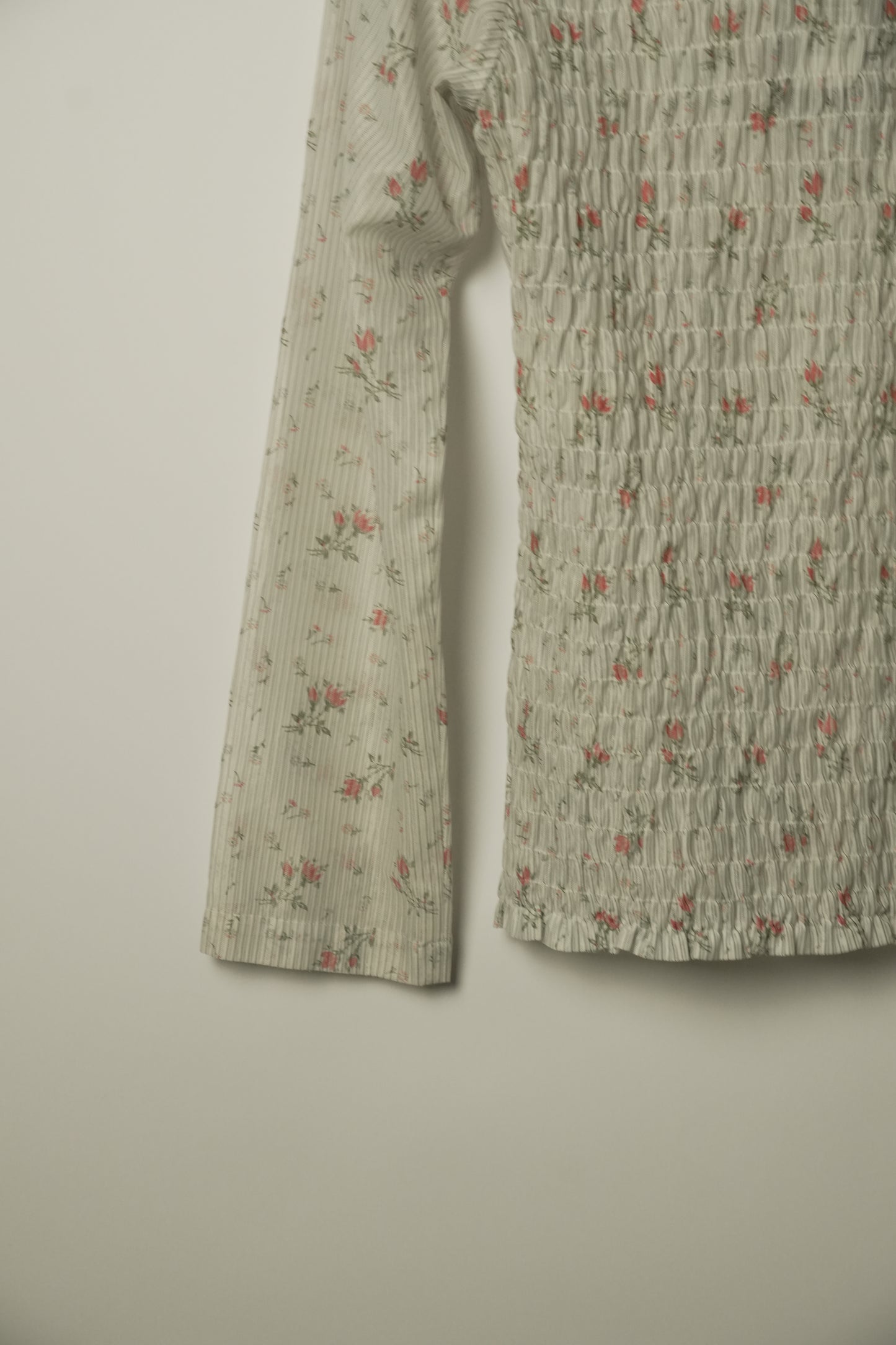Robe de Chambre Comme Des Garcons Floral Ruched LS Button Down Blouse