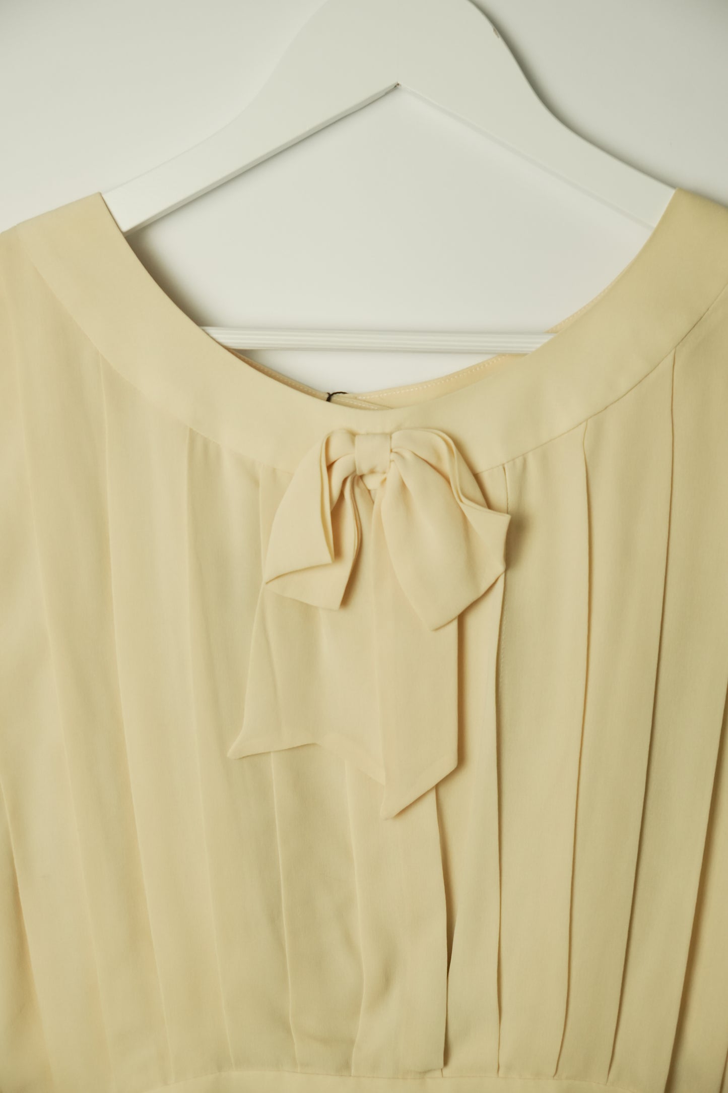 Moschino Couture Silk SS Pleated Crop Top w bow