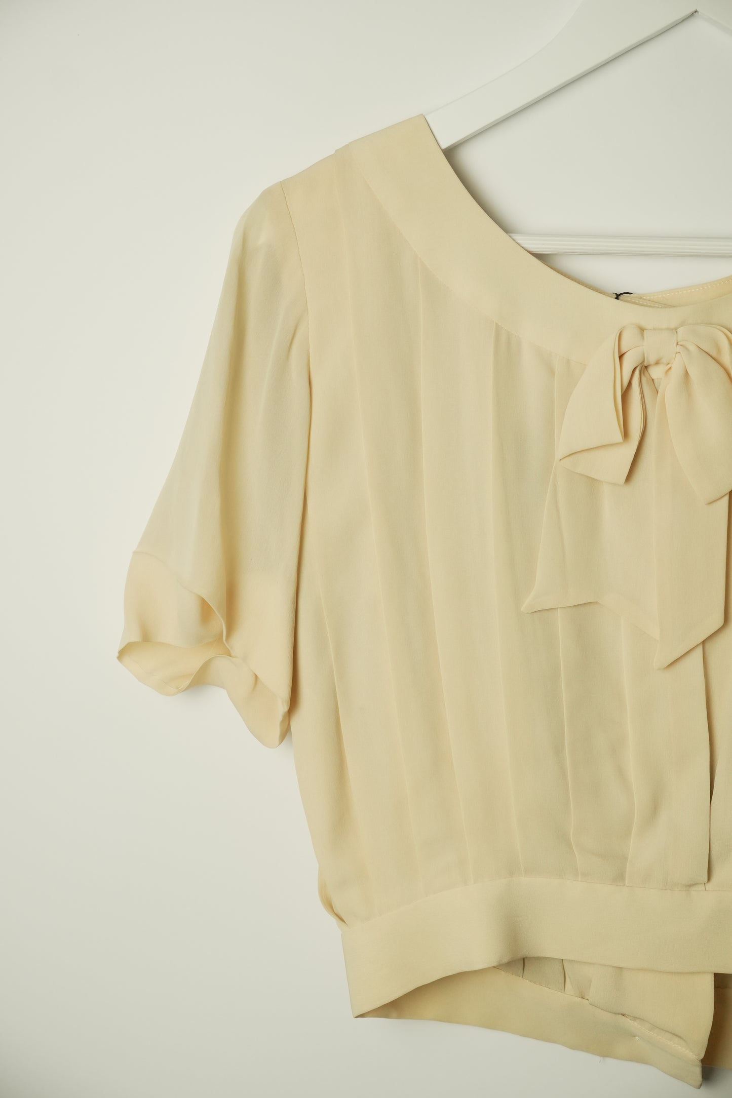 Moschino Couture Silk SS Pleated Crop Top w bow