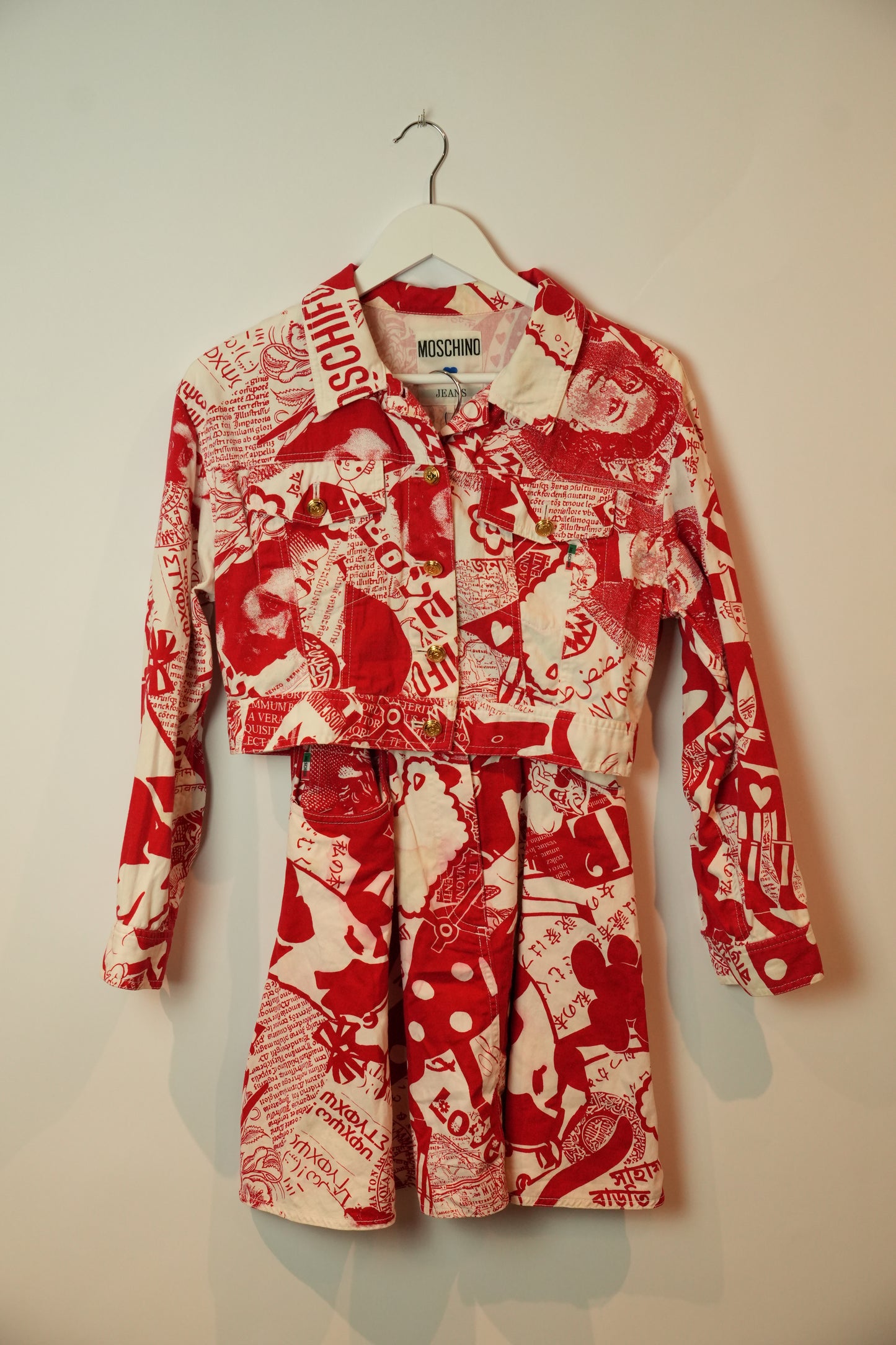 Moschino Jeans Red White Graffiti Collage Print Capri Jacket Set