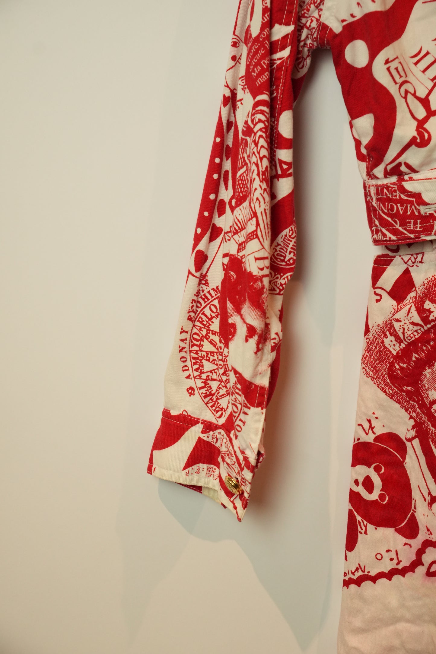 Moschino Jeans Red White Graffiti Collage Print Capri Jacket Set