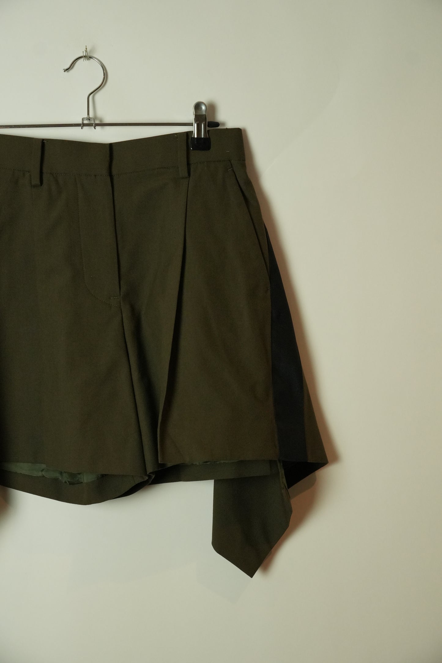 Sacai Khaki Shorts w Wings Sz 2