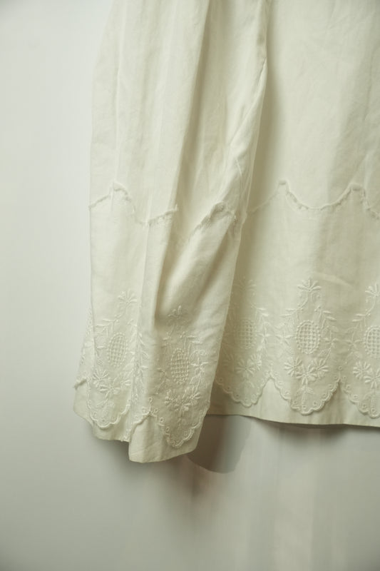 Robe de Chambre Comme Des Garcons White Poplin Embroidered Hem Skirt AD1998