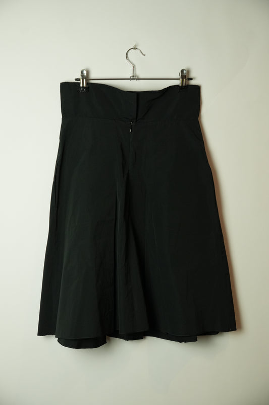 Max Mara Nylon Pleated Skirt w Front Scoop Waist