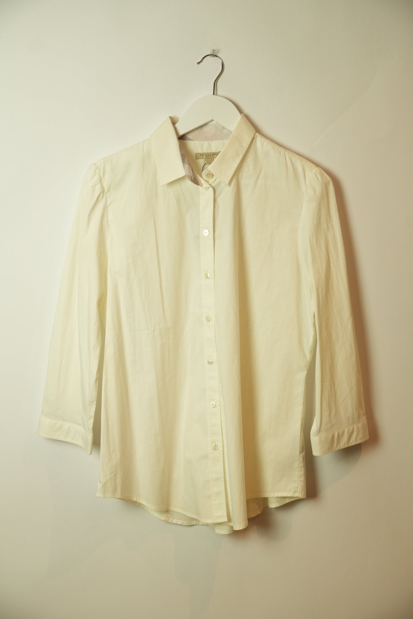 Burberry Brit White LS Button Down Blouse w Pleated Sleeve