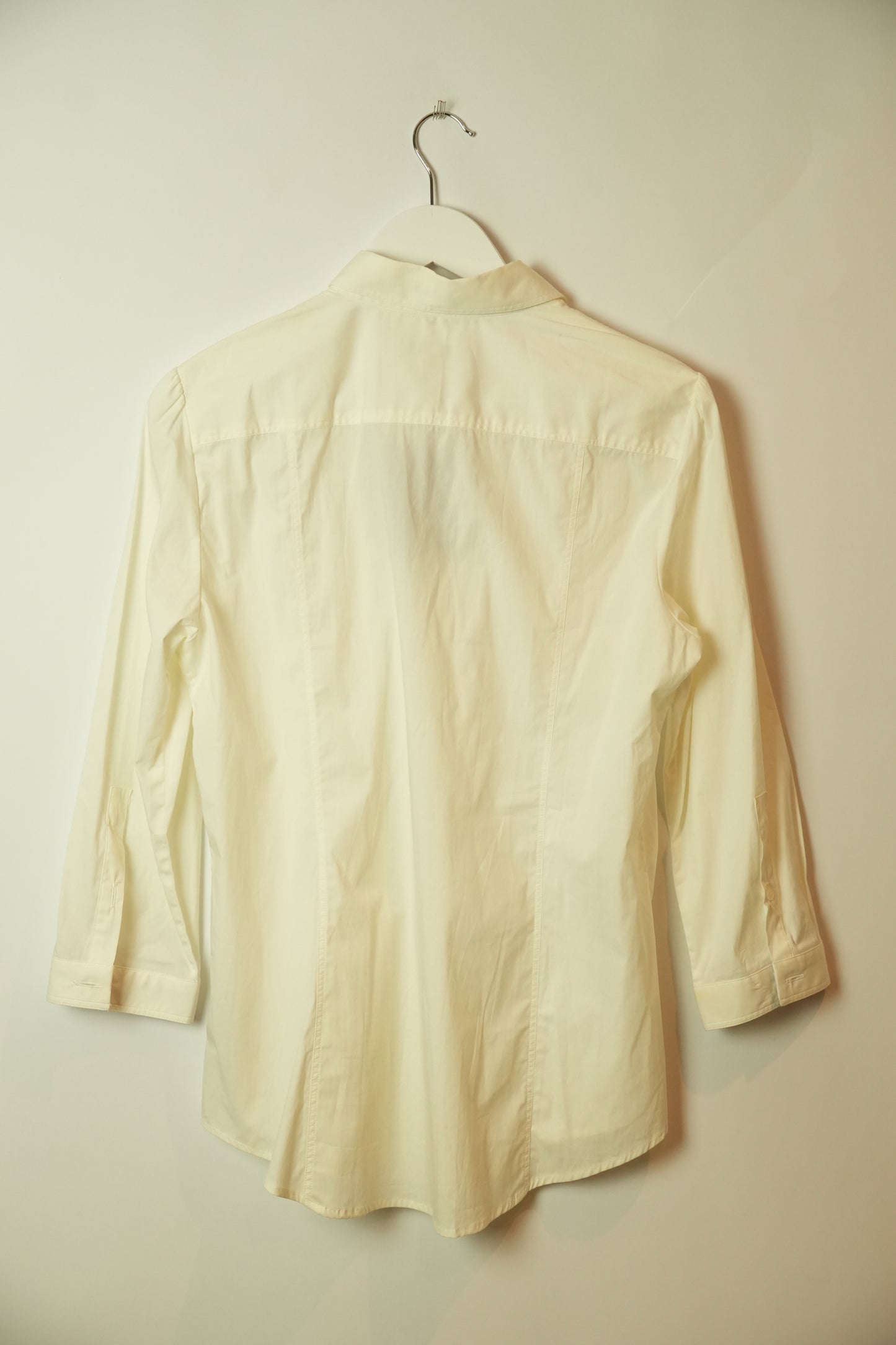 Burberry Brit White LS Button Down Blouse w Pleated Sleeve