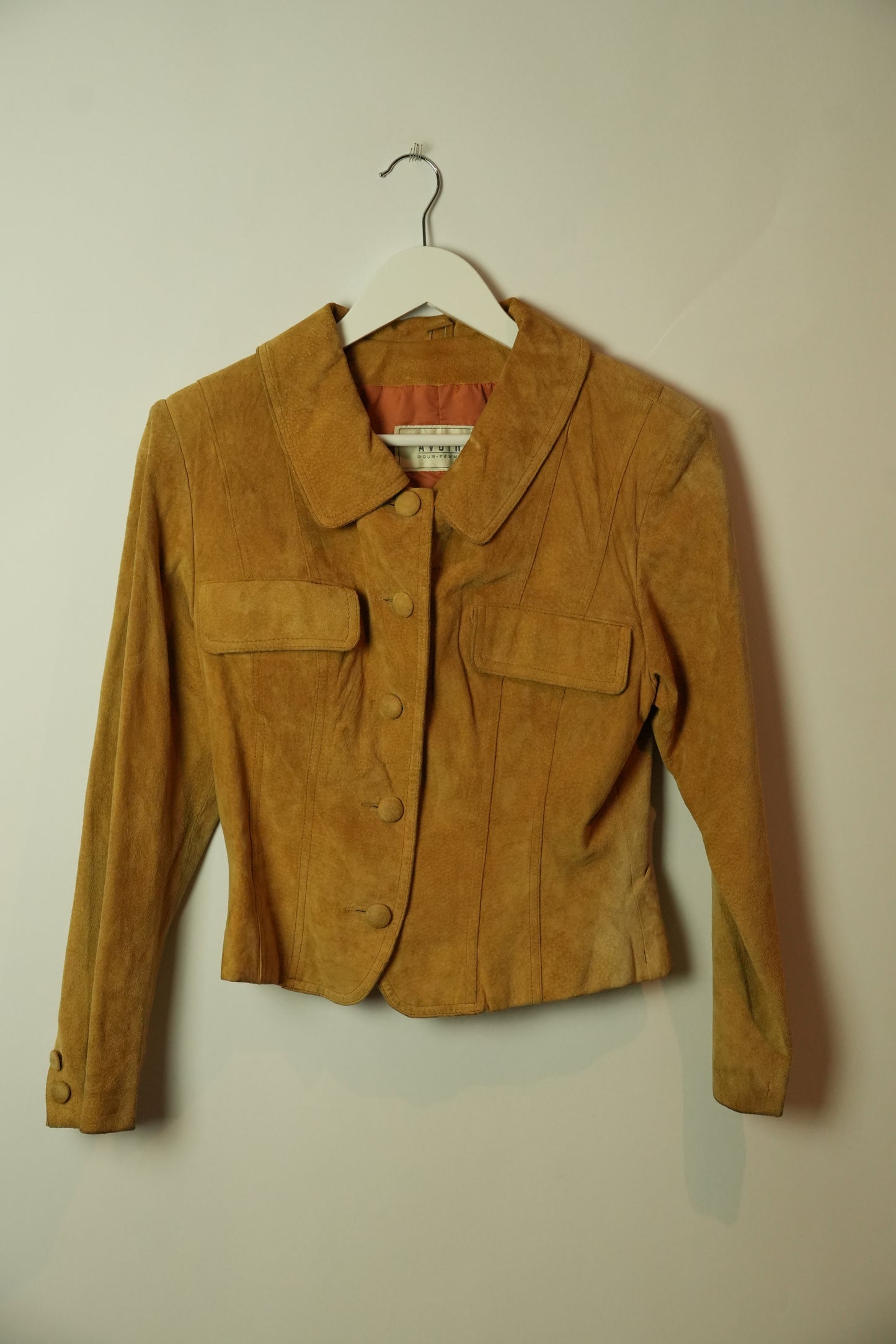 Avoir Retro Mode Suede Leather Jacket w Shoulder Pads