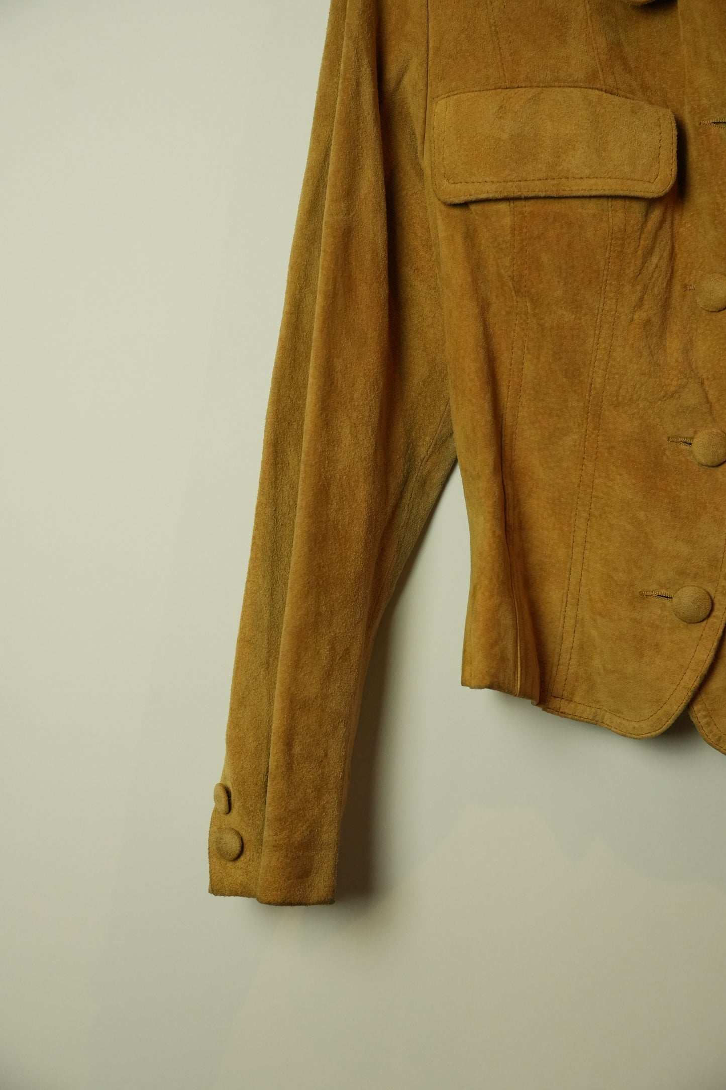 Avoir Retro Mode Suede Leather Jacket w Shoulder Pads