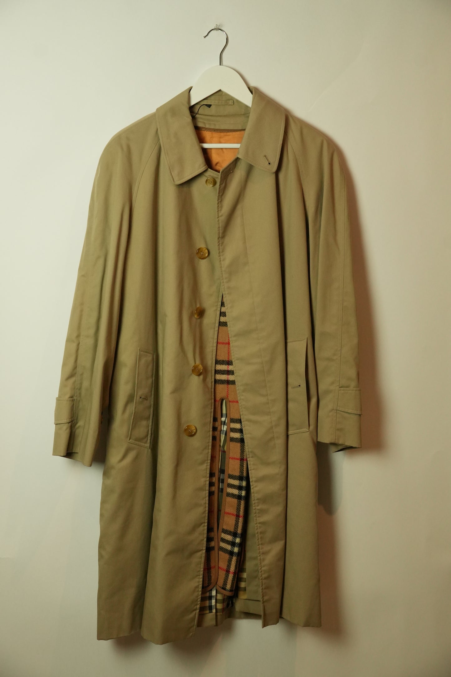 Burberry Button Down Beige Trench Coat