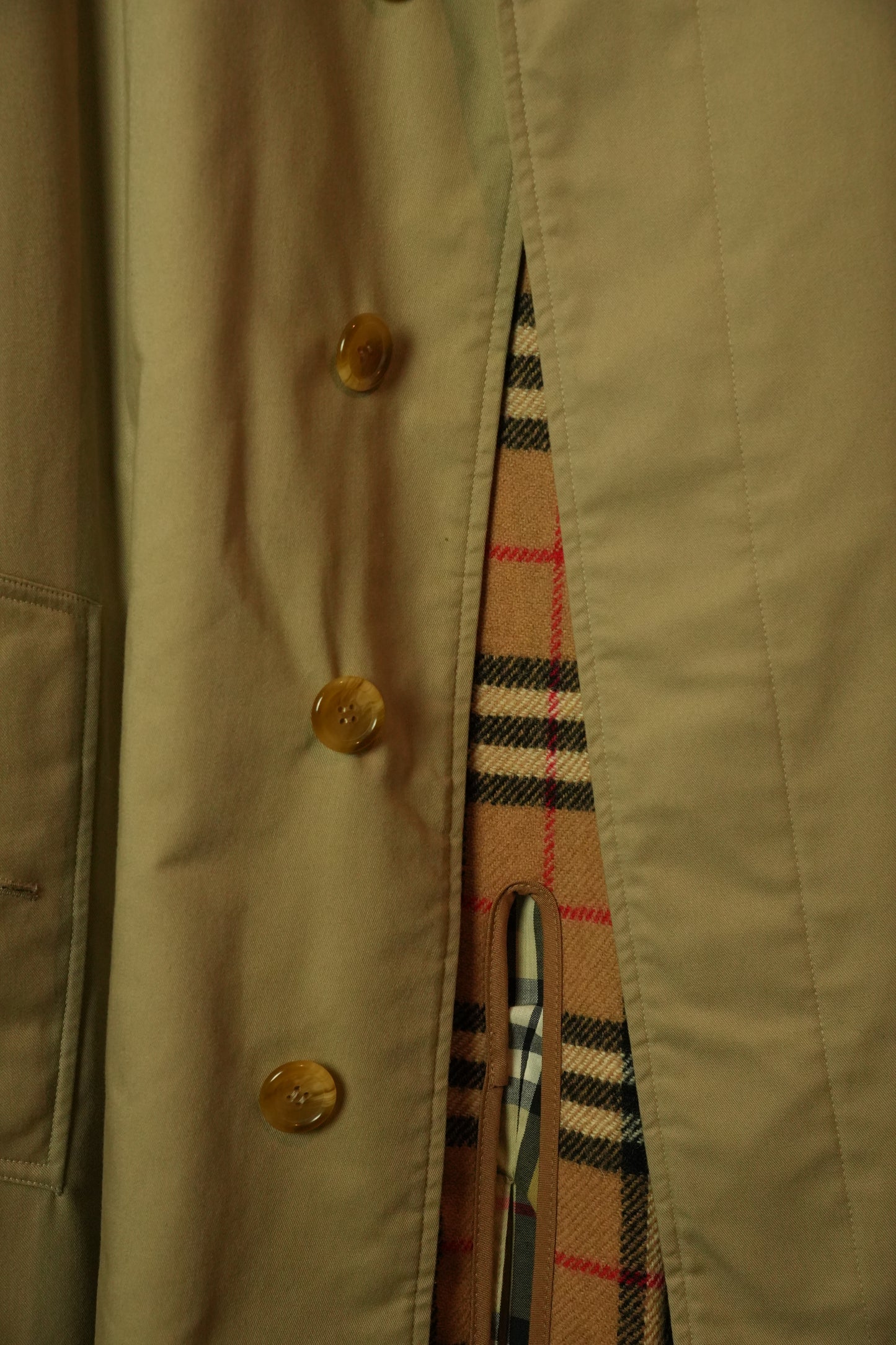 Burberry Button Down Beige Trench Coat