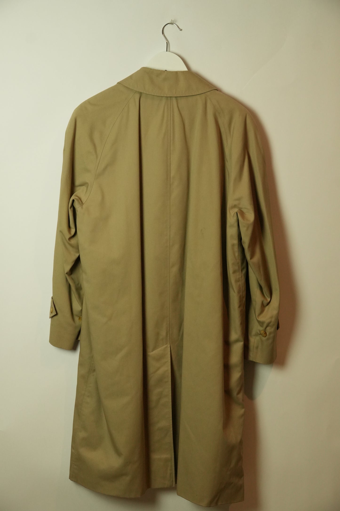 Burberry Button Down Beige Trench Coat