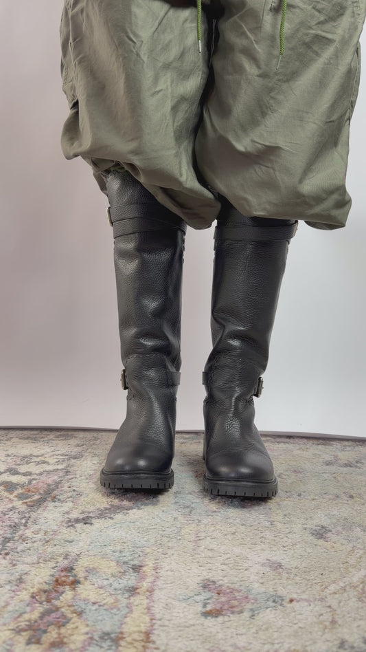 Fendi Pebbled Leather Engineer Boots w contrast stitch Sz37